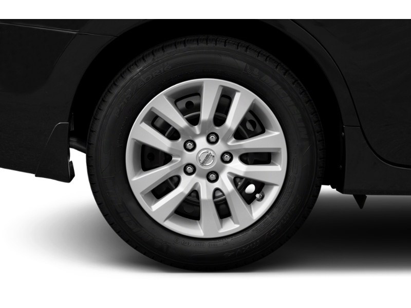 2015 Nissan Altima 4dr Sdn I4 CVT 2.5 Exterior Shot 5