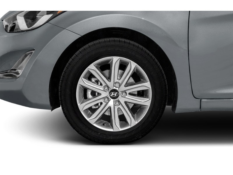 2015 Hyundai Elantra 4dr Sdn Auto GLS Exterior Shot 5