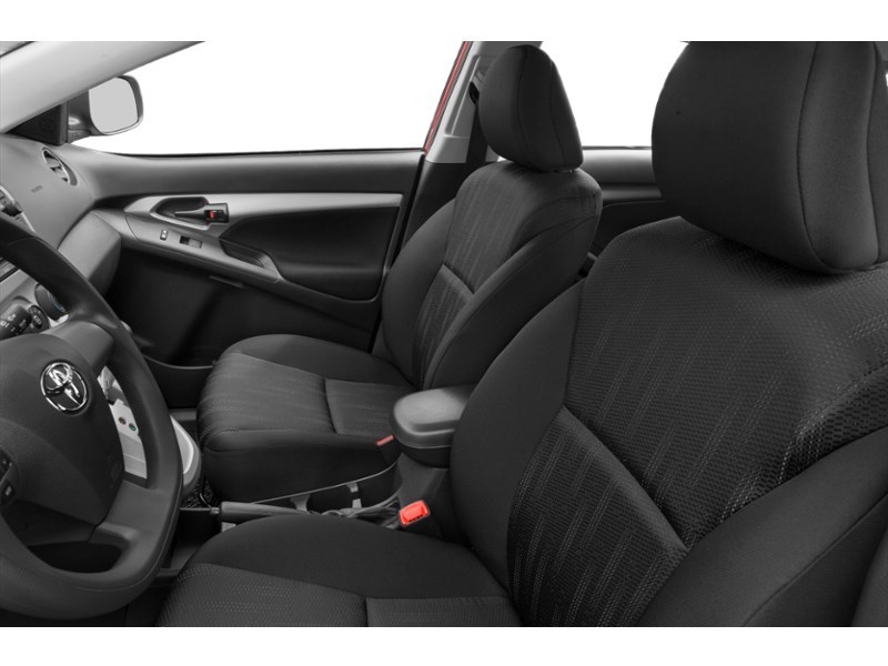2014 Toyota Matrix 4dr Wgn Auto FWD Interior Shot 5