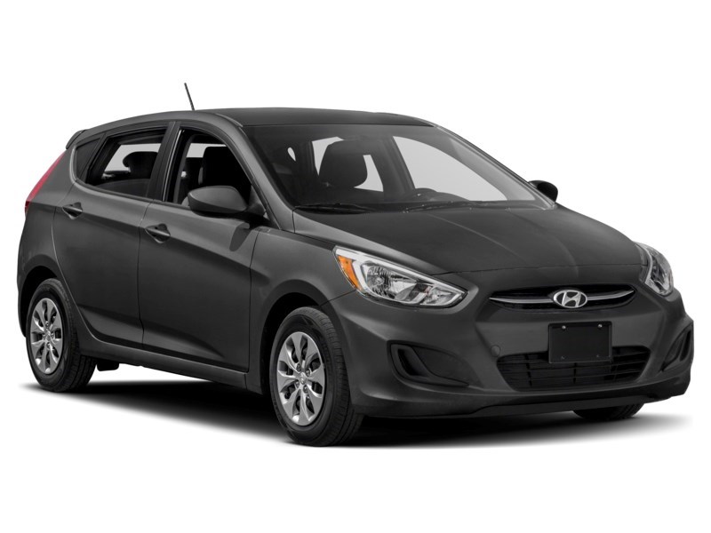 2015 Hyundai Accent 5dr HB Man GL Exterior Shot 9