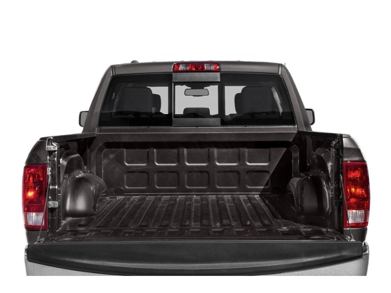 2017 RAM 1500 4WD Crew Cab 140.5" Big Horn Exterior Shot 4