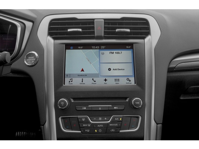 2018 Ford Fusion SE FWD Interior Shot 8
