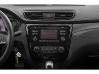 2018 Nissan Qashqai AWD SV CVT Interior Shot 2