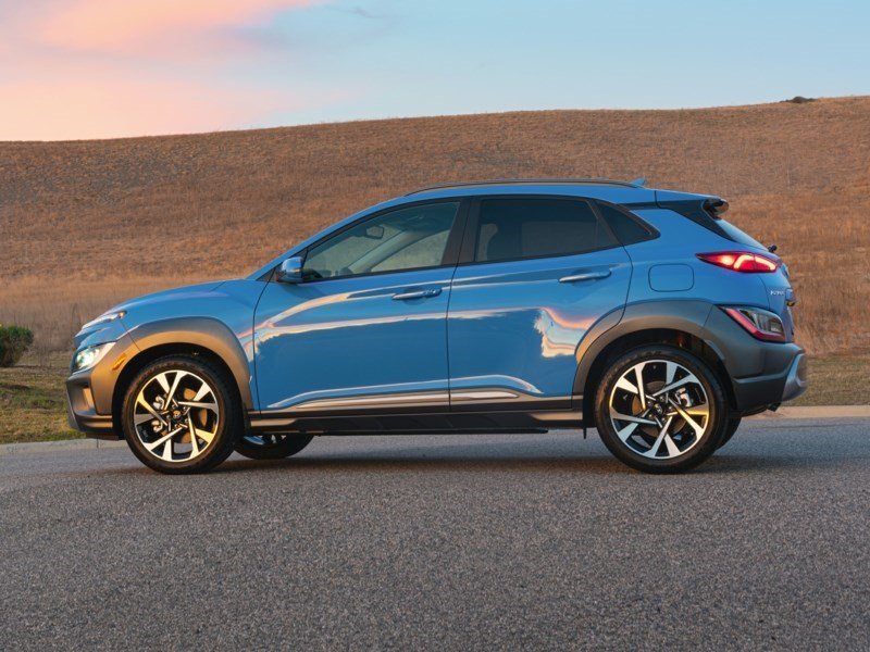 2022 Hyundai Kona 2.0L Essential Value Edition OEM Shot 3