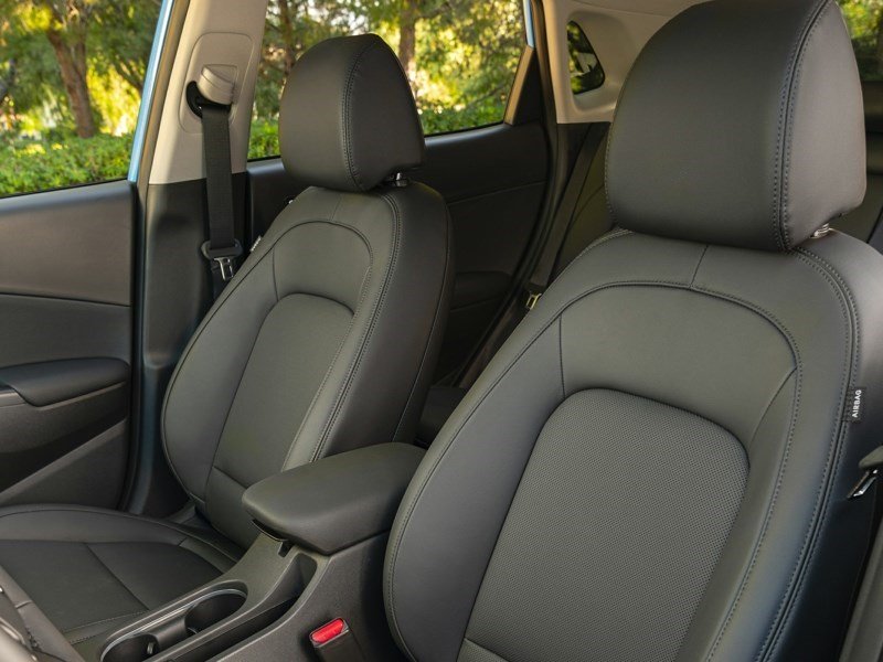 2022 Hyundai Kona 2.0L Essential Value Edition OEM Shot 6