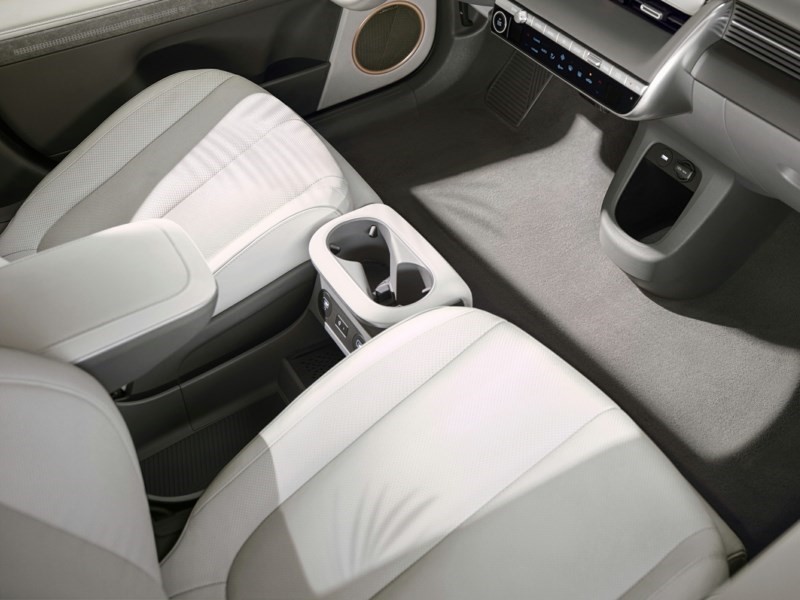 2024 Hyundai IONIQ 5 Preferred Long Range w/Luxury Package OEM Shot 5
