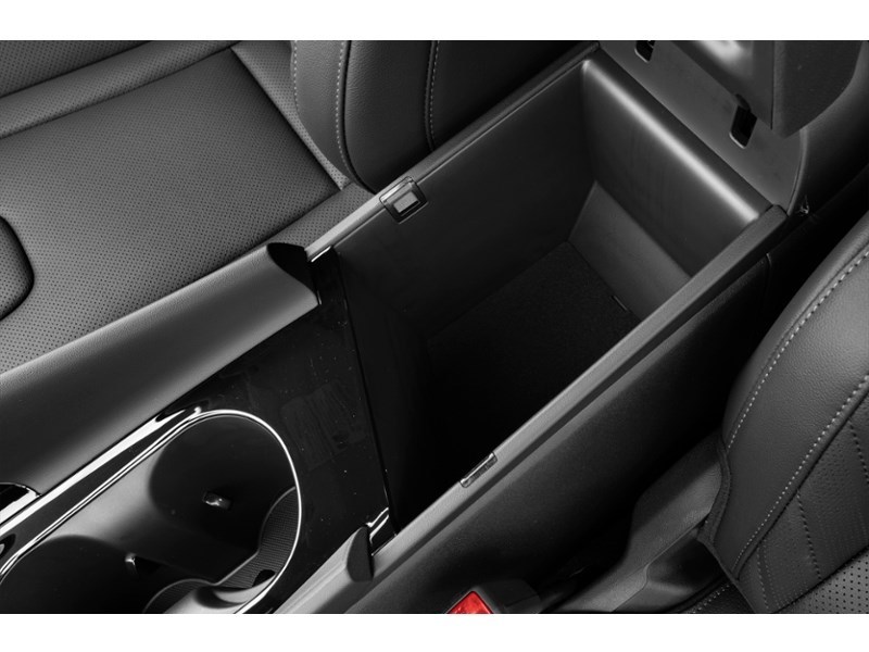 2026 Hyundai Elantra HEV Luxury Sedan Interior Shot 7