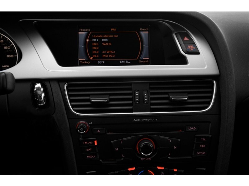 2010 Audi A4 4dr Sdn Auto quattro 2.0T Premium Interior Shot 2