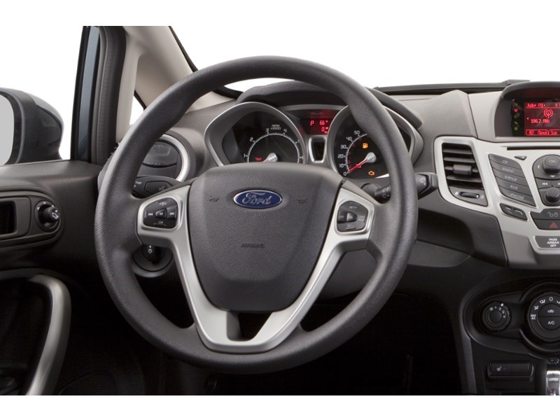 2013 Ford Fiesta 5dr HB SE Interior Shot 3