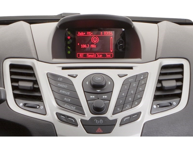 2013 Ford Fiesta 5dr HB SE Interior Shot 2