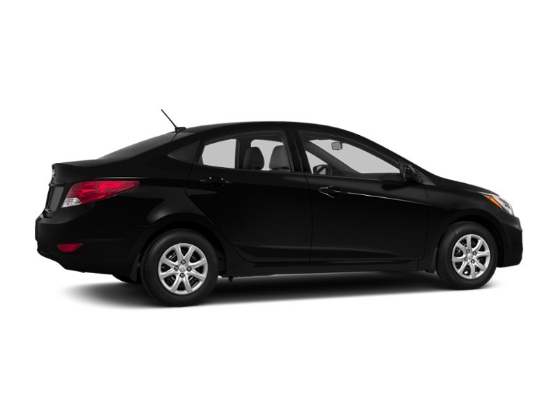 2013 Hyundai Accent 4dr Sdn Auto GL Exterior Shot 2