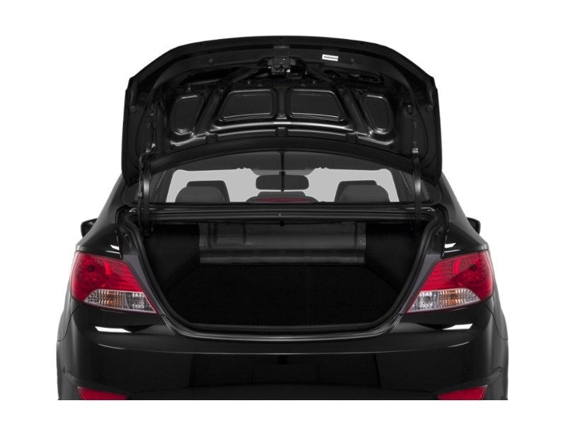 2013 Hyundai Accent 4dr Sdn Man GL *Ltd Avail* Exterior Shot 4