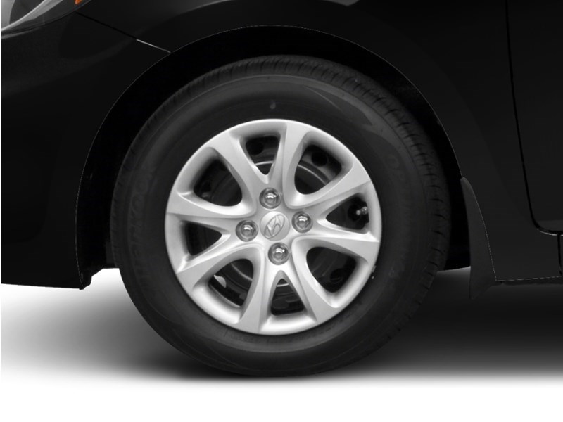 2013 Hyundai Accent 4dr Sdn Man GL *Ltd Avail* Exterior Shot 16