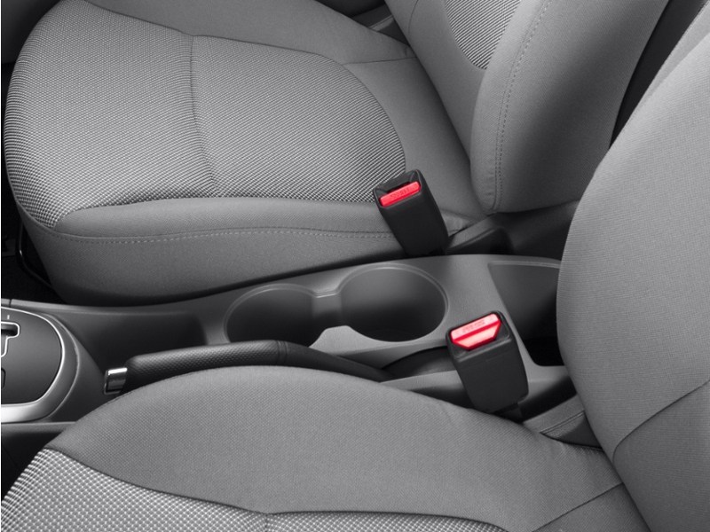 2013 Hyundai Accent 4dr Sdn Auto GL Interior Shot 14