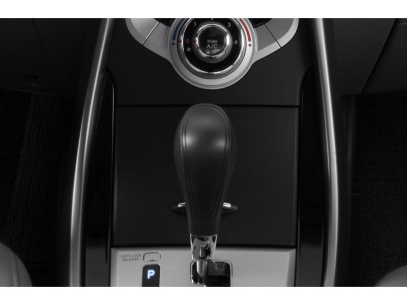 2013 Hyundai Elantra 4dr Sdn Auto GL Exterior Shot 9
