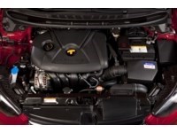 2013 Hyundai Elantra 4dr Sdn Auto GL Exterior Shot 3