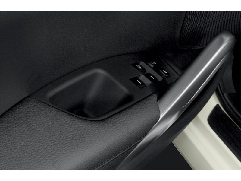 2015 Hyundai Veloster 3dr Cpe Man Exterior Shot 10