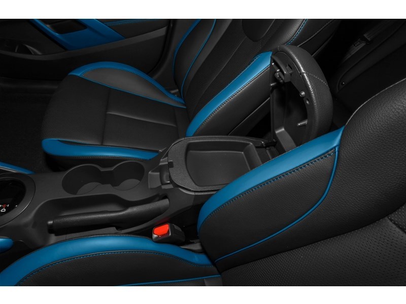 2014 Hyundai Veloster 3dr Cpe Auto Turbo Interior Shot 8