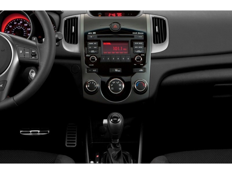 2013 Kia Forte Koup 2dr Cpe Auto EX Exterior Shot 9