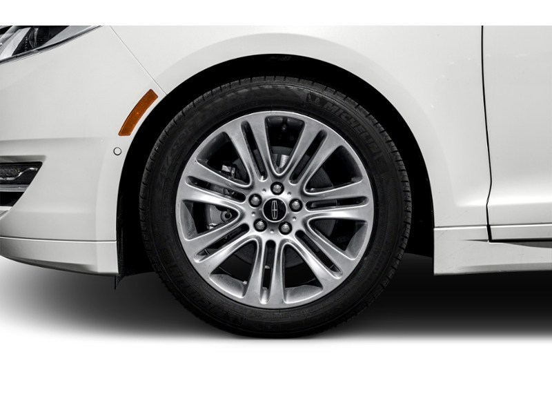 2014 Lincoln MKZ 4dr Sdn FWD Exterior Shot 5