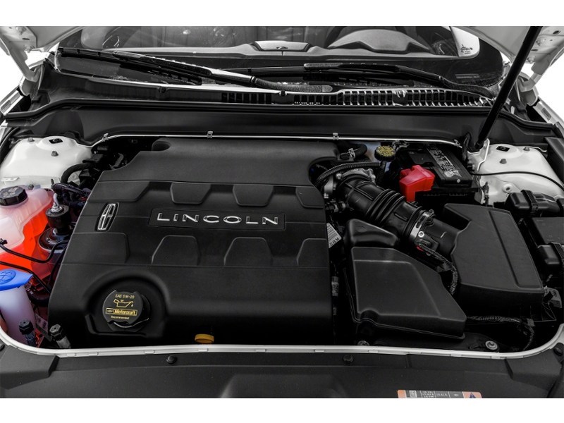 2014 Lincoln MKZ 4dr Sdn FWD Exterior Shot 3