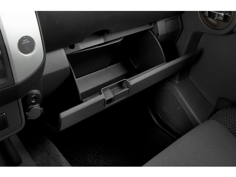 2015 Nissan Xterra 4WD 4dr Auto PRO-4X Interior Shot 4