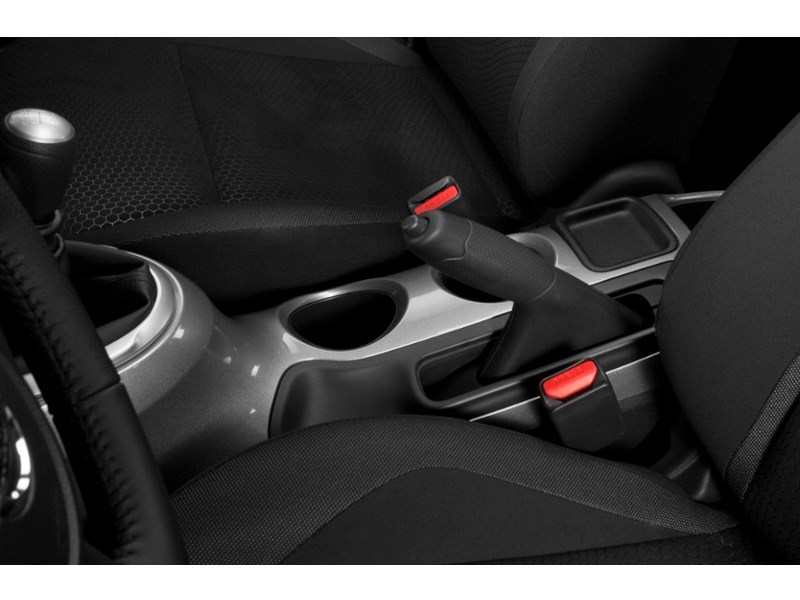 2013 Nissan Juke 5dr Wgn CVT SV FWD Interior Shot 8