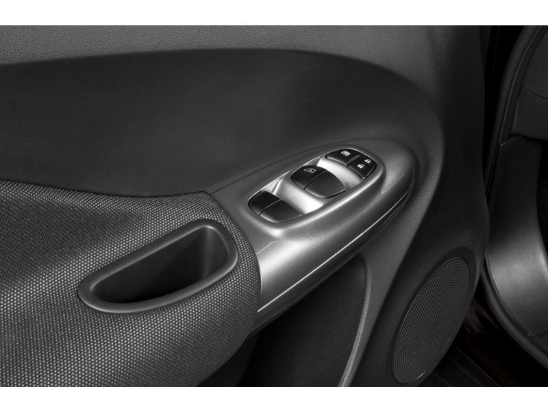 2013 Nissan Juke 5dr Wgn CVT SV FWD Exterior Shot 10