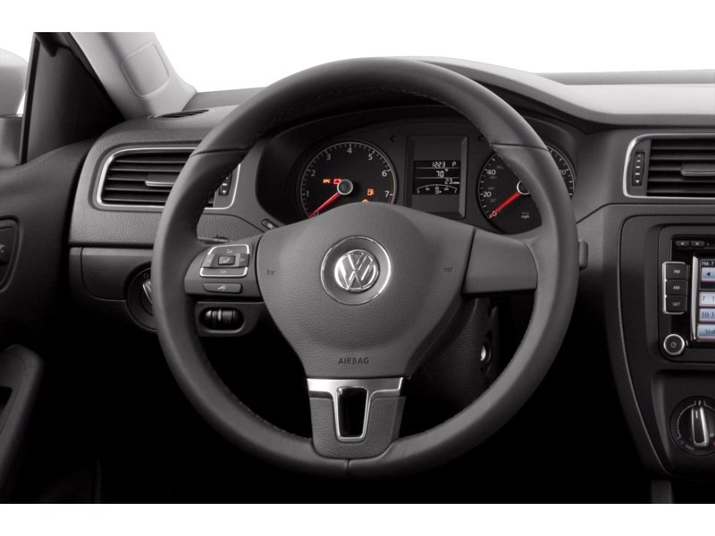 2014 Volkswagen Jetta 4dr 1.8 TSI Auto Highline Interior Shot 2