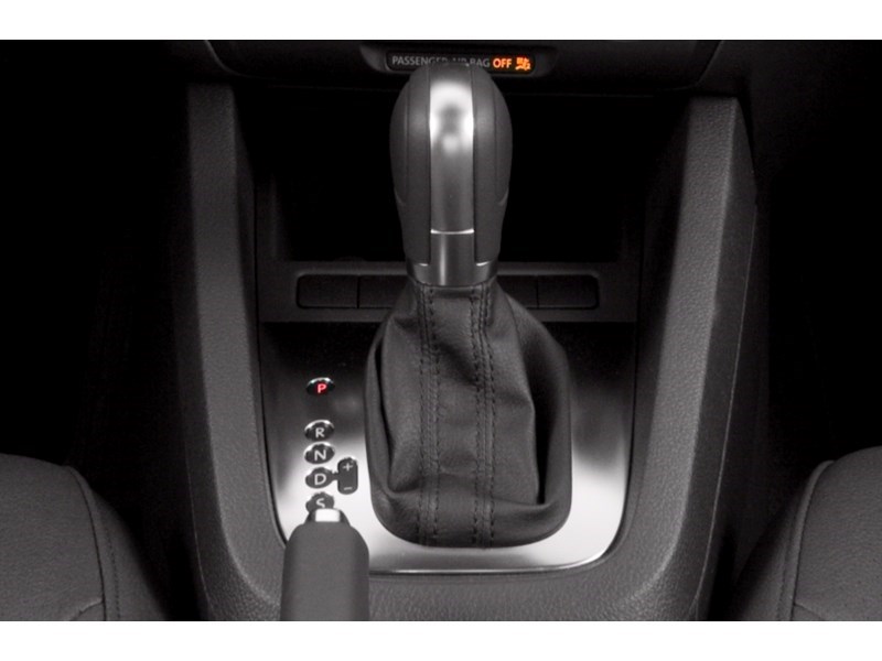 2014 Volkswagen Jetta 4dr 1.8 TSI Auto Highline Exterior Shot 9