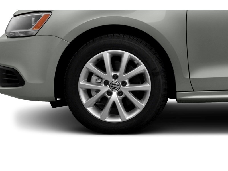 2014 Volkswagen Jetta 4dr 1.8 TSI Auto Highline Exterior Shot 5