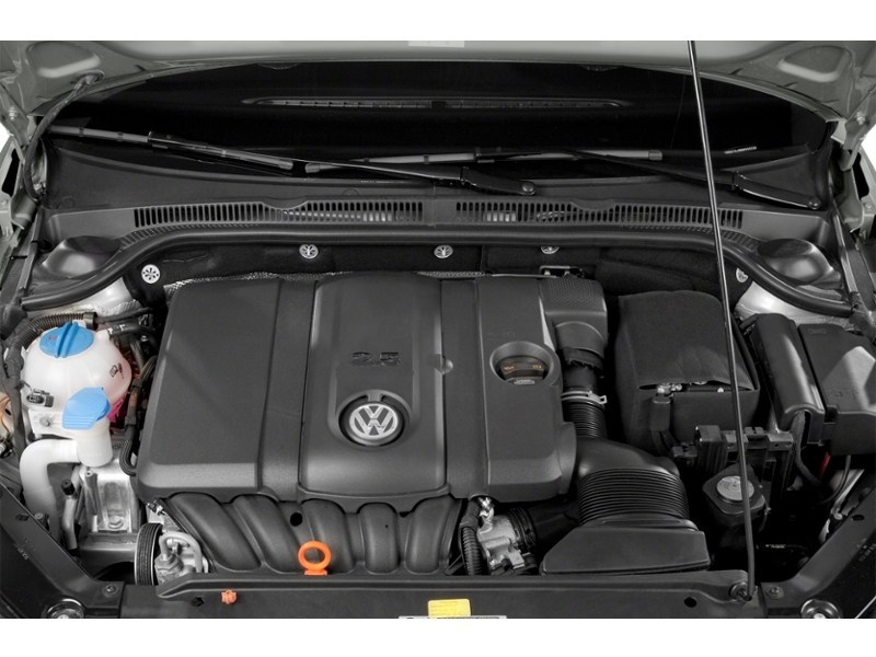 2014 Volkswagen Jetta 4dr 1.8 TSI Man Comfortline Exterior Shot 3