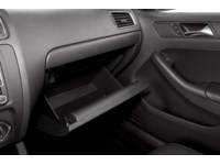 2014 Volkswagen Jetta 4dr 1.8 TSI Auto Highline Interior Shot 3