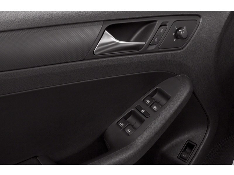2014 Volkswagen Jetta 4dr 1.8 TSI Man Comfortline Exterior Shot 10