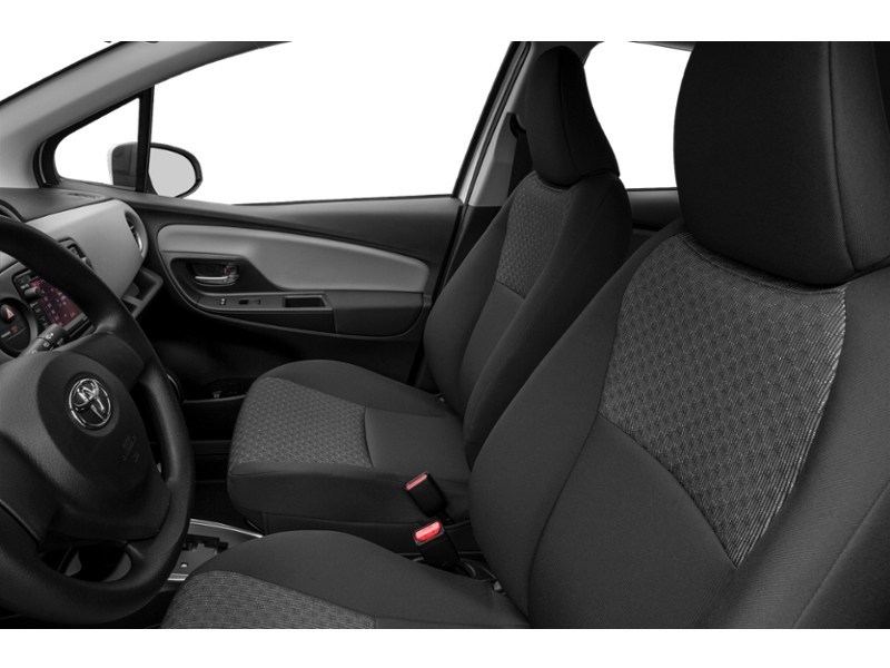 2015 Toyota Yaris 5dr HB Auto LE Interior Shot 5