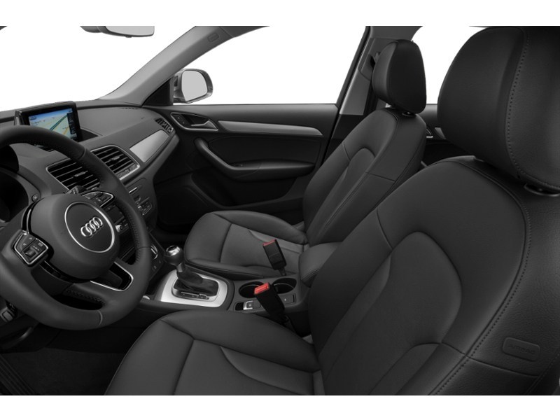 2018 Audi Q3 2.0 TFSI quattro Progressiv Tiptronic Interior Shot 4