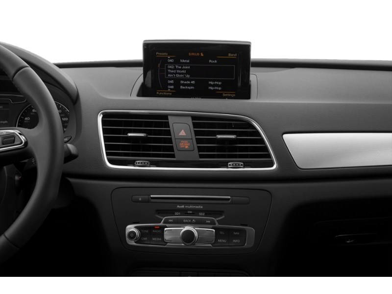 2018 Audi Q3 2.0 TFSI quattro Progressiv Tiptronic Interior Shot 2