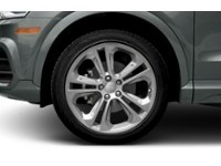 2018 Audi Q3 2.0 TFSI quattro Progressiv Tiptronic Exterior Shot 5
