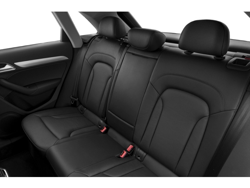 2018 Audi Q3 2.0 TFSI quattro Progressiv Tiptronic Interior Shot 5