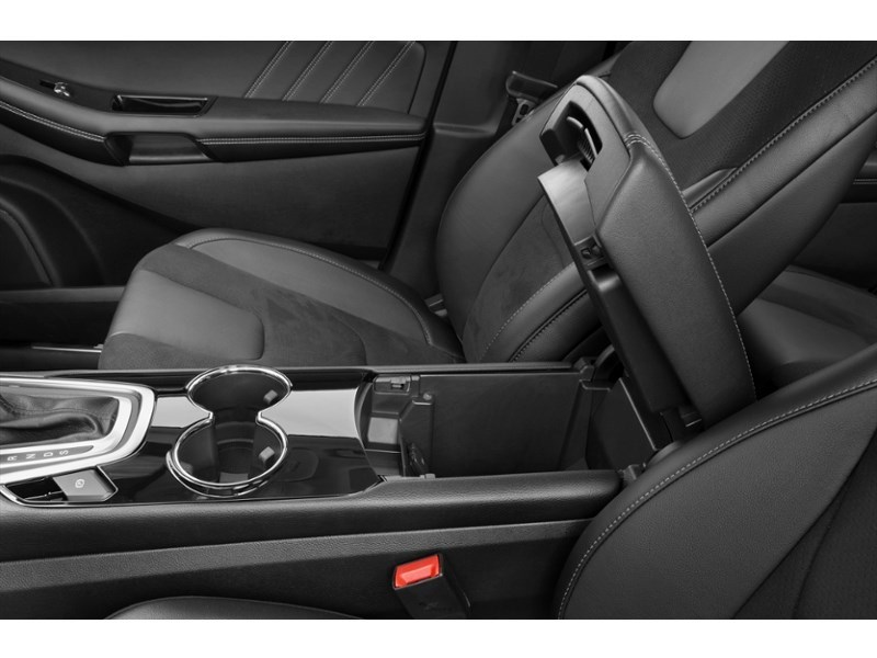 2017 Ford Edge 4dr Sport AWD Exterior Shot 12