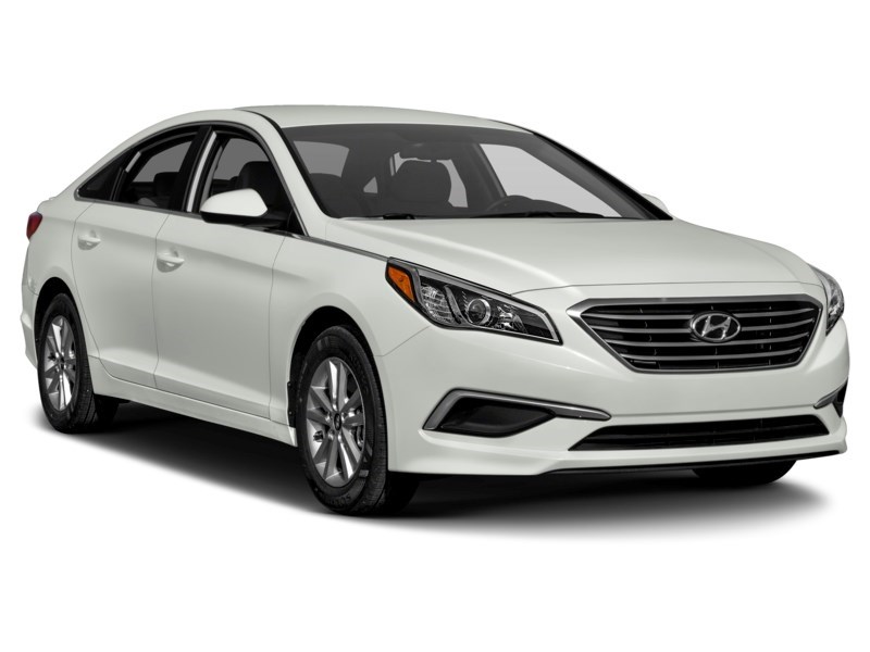 2017 Hyundai Sonata 4dr Sdn 2.4L Auto GLS Exterior Shot 9
