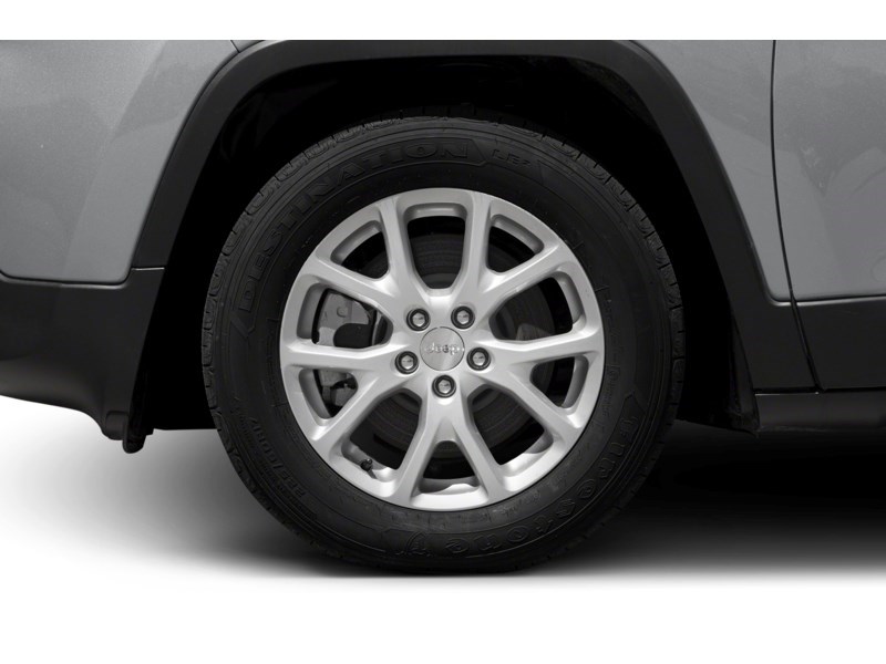 2015 Jeep Cherokee 4WD 4dr Sport Exterior Shot 5