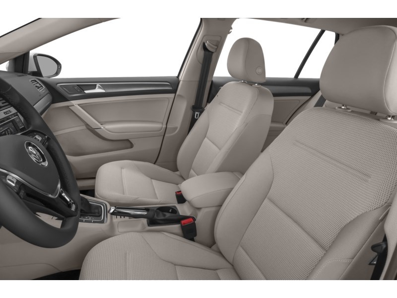 2019 Volkswagen Golf Comfortline 5-door Auto Interior Shot 4