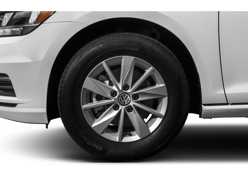 2019 Volkswagen Golf Comfortline 5-door Auto Exterior Shot 5