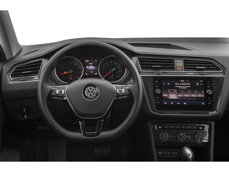 2018 Volkswagen Tiguan Comfortline 4MOTION Interior Shot 3