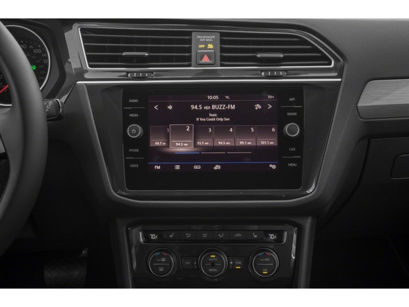 2018 Volkswagen Tiguan Comfortline 4MOTION Interior Shot 2