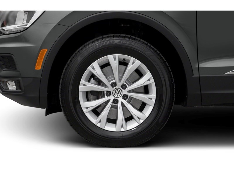 2018 Volkswagen Tiguan Comfortline 4MOTION Exterior Shot 5