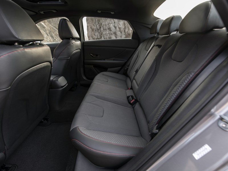 2023 Hyundai Elantra Essential OEM Shot 5