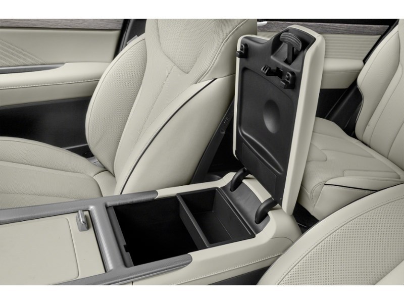 2024 Hyundai Palisade Ultimate Calligraphy w/Beige 7-Passenger AWD Interior Shot 7