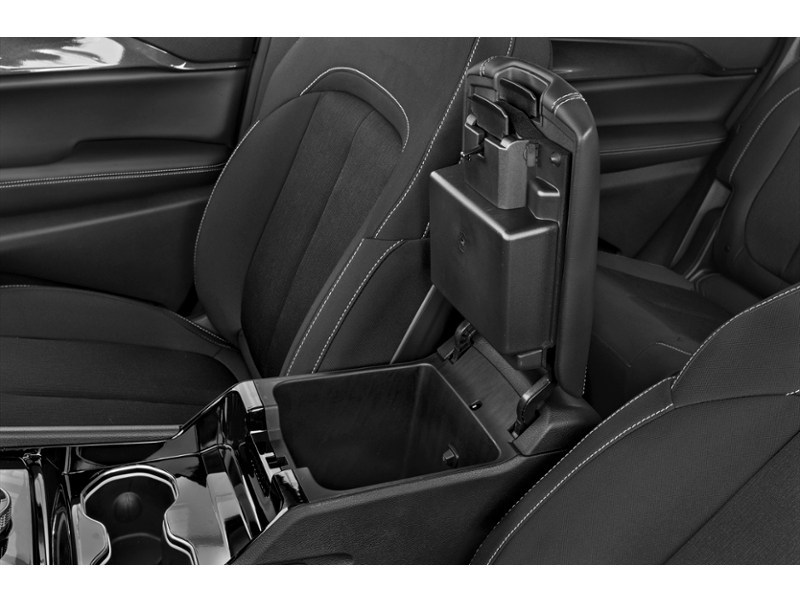2023 Jeep Grand Cherokee L Summit 4x4 Interior Shot 7